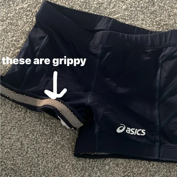 Xsmall ASICS shorts - Picture 2 of 3